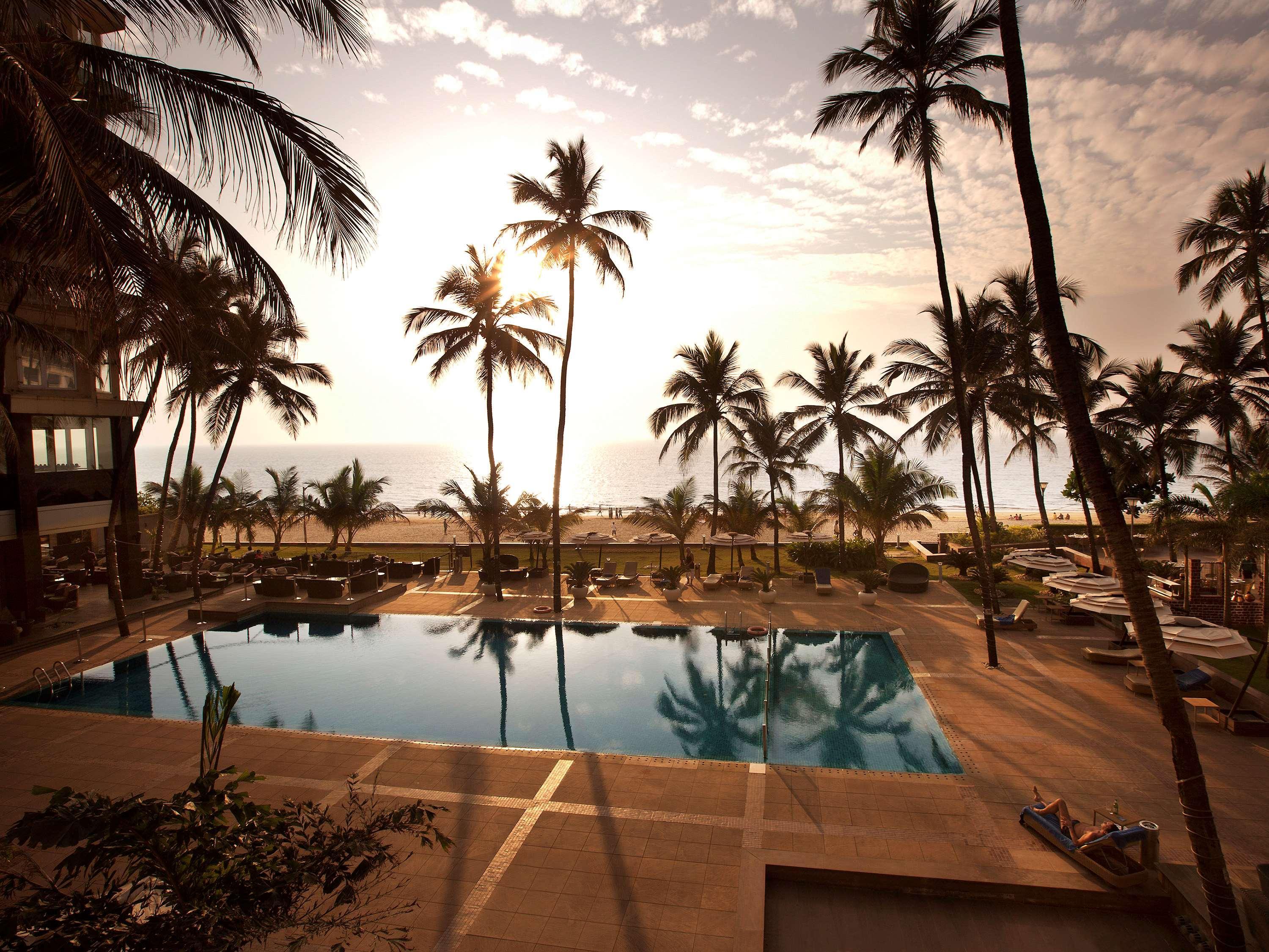 孟买珠瑚海滩诺富特酒店 外观 照片 The pool at the Taj Bengal