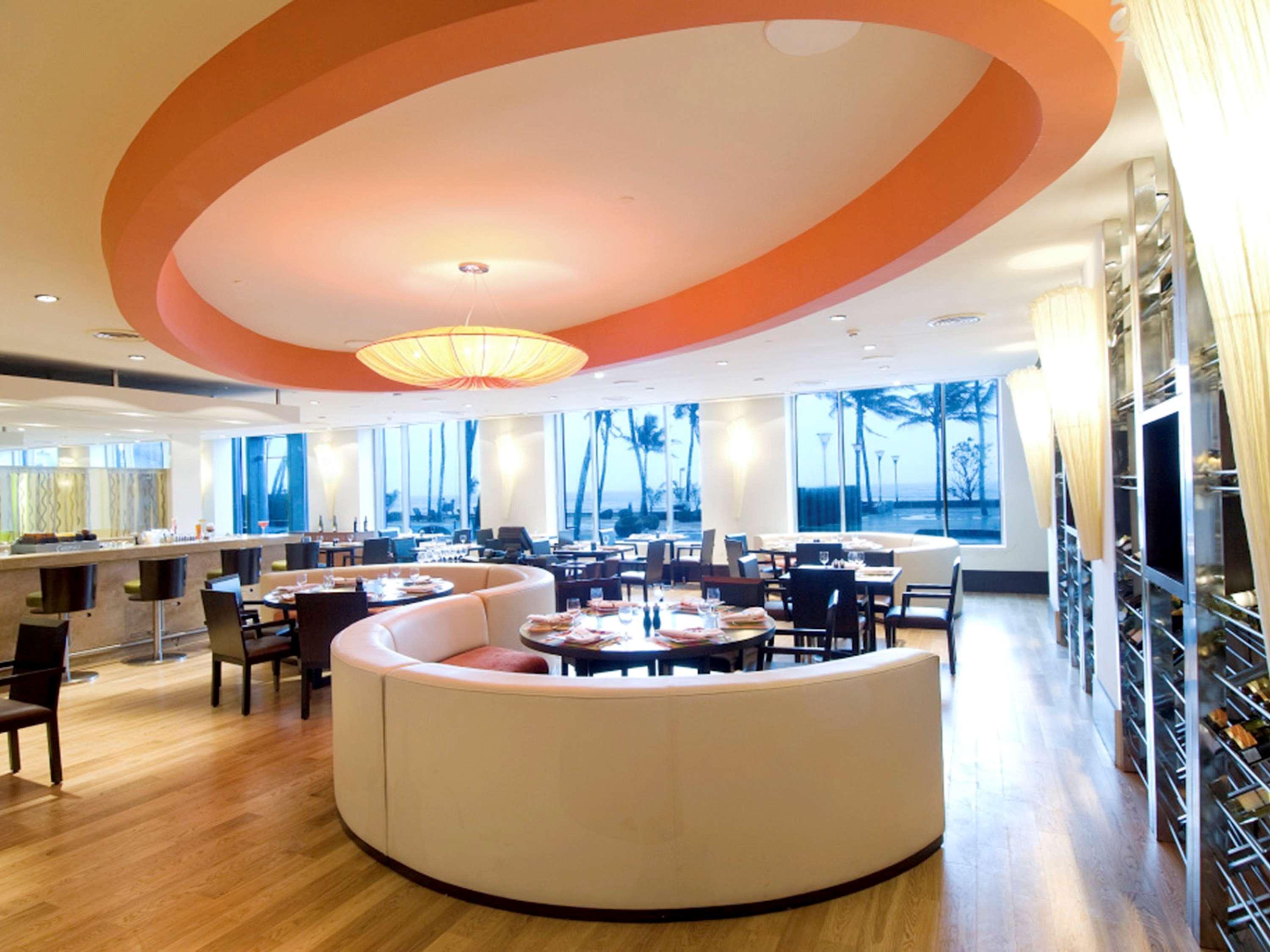 孟买珠瑚海滩诺富特酒店 外观 照片 The restaurant
