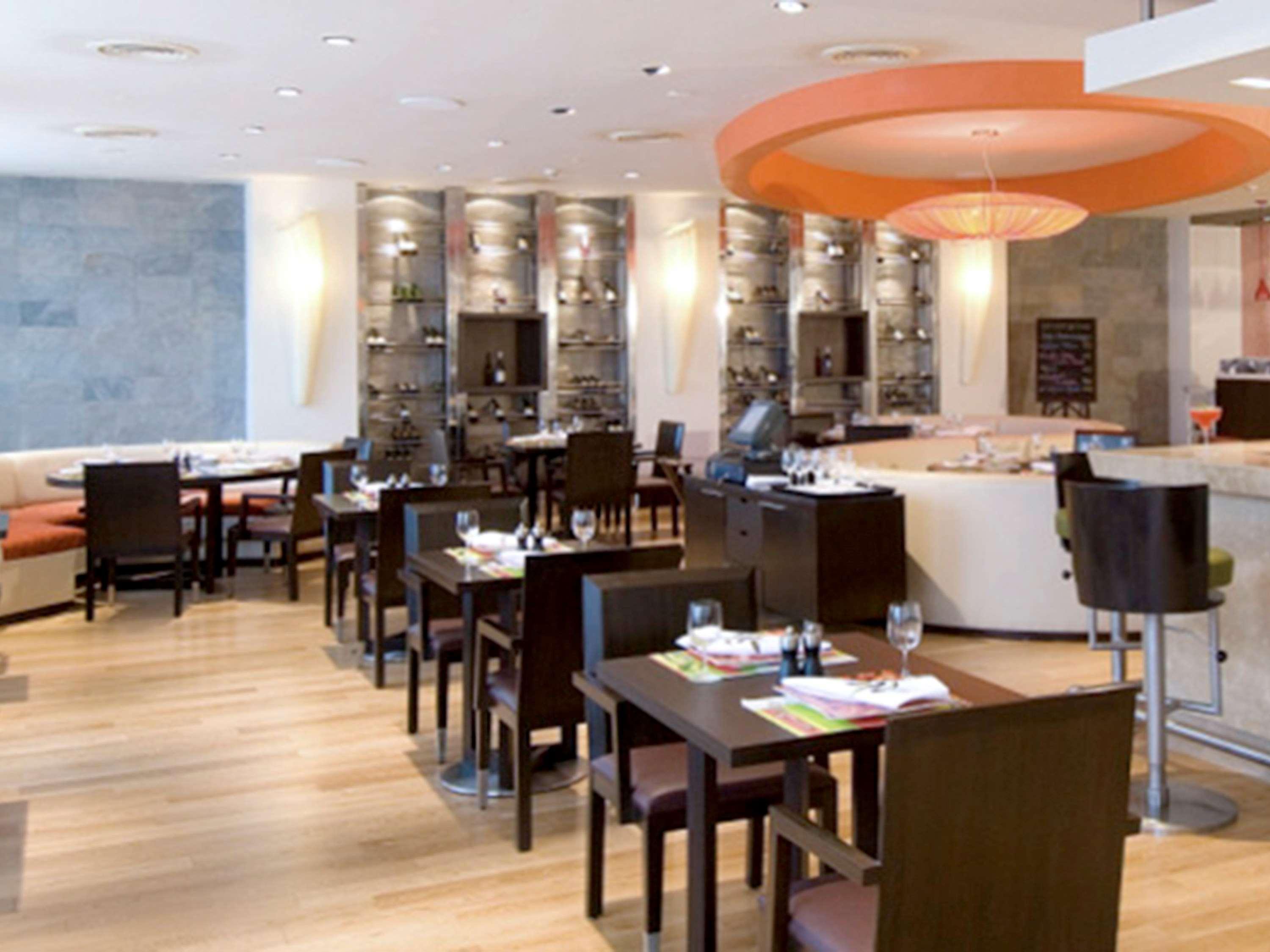 孟买珠瑚海滩诺富特酒店 外观 照片 Restaurant